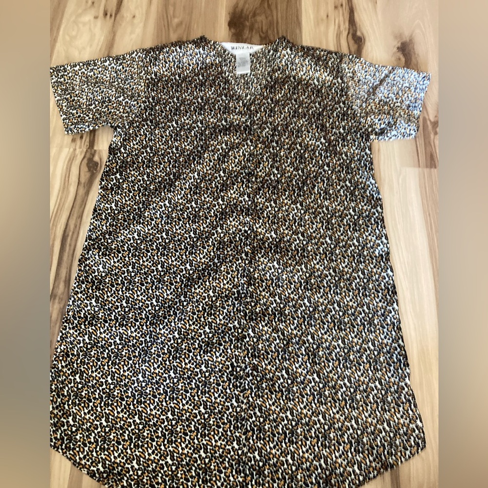 Winlar Womens Size S Sleepshirt Multicolor Leopard Print V-Neck Lounge